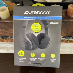 🌟🌟HOST PICK🌟🌟NIB pureboom Bluetooth Wireless Headphones